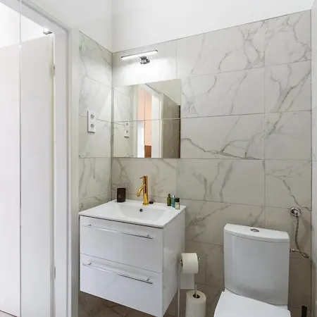아파트 King's Comfort - Superb Modern Style At Gozsdu Garden